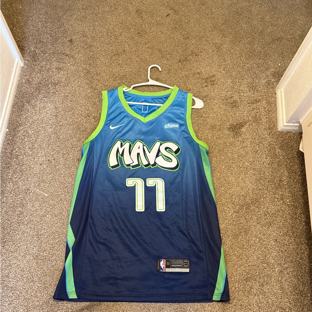 Luka Doncic jersey large